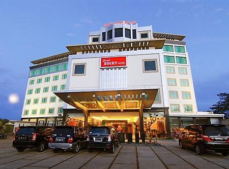 Grand Rocky Hotel Букиттинги Экстерьер фото