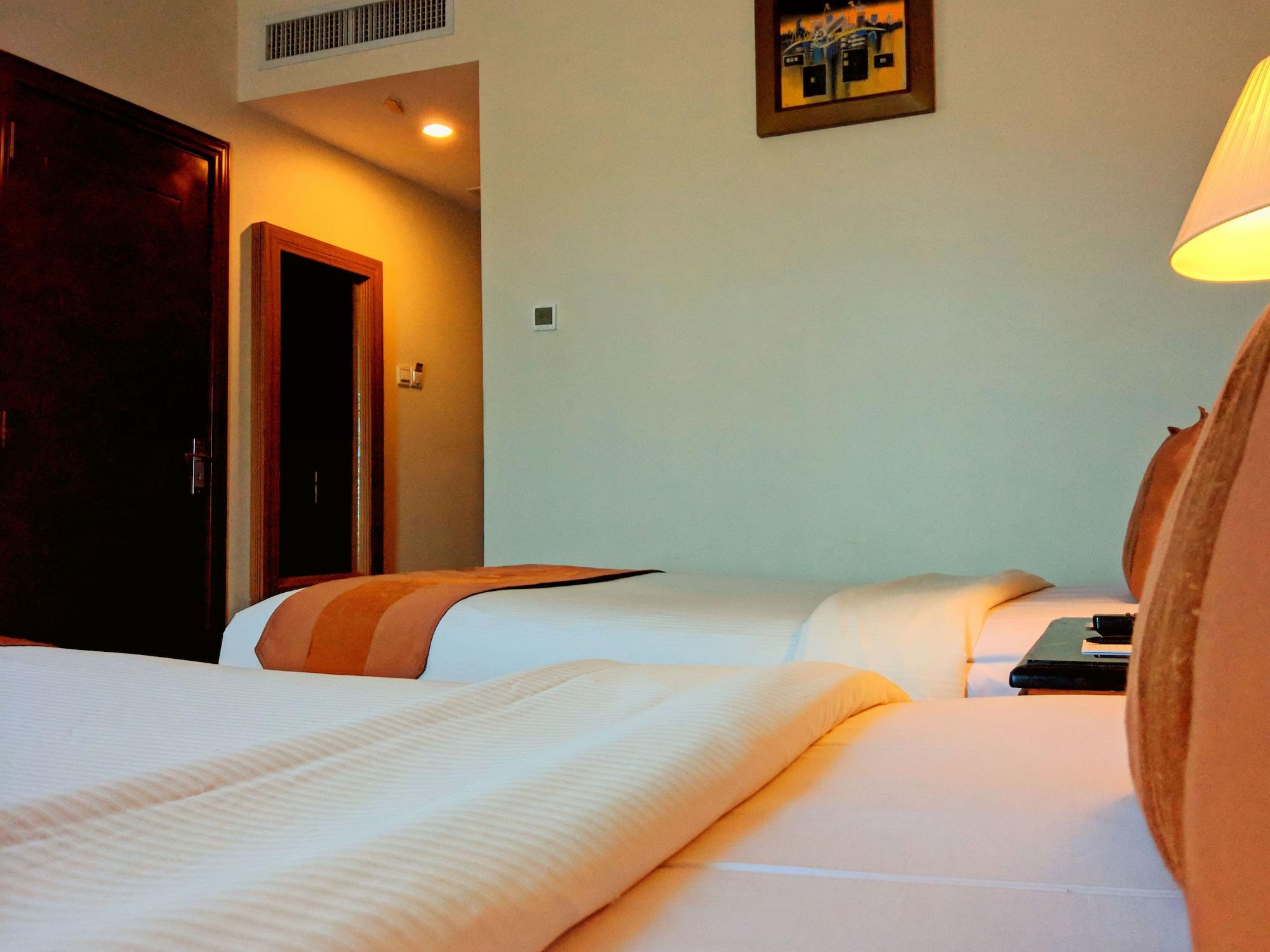Grand Rocky Hotel Букиттинги Экстерьер фото