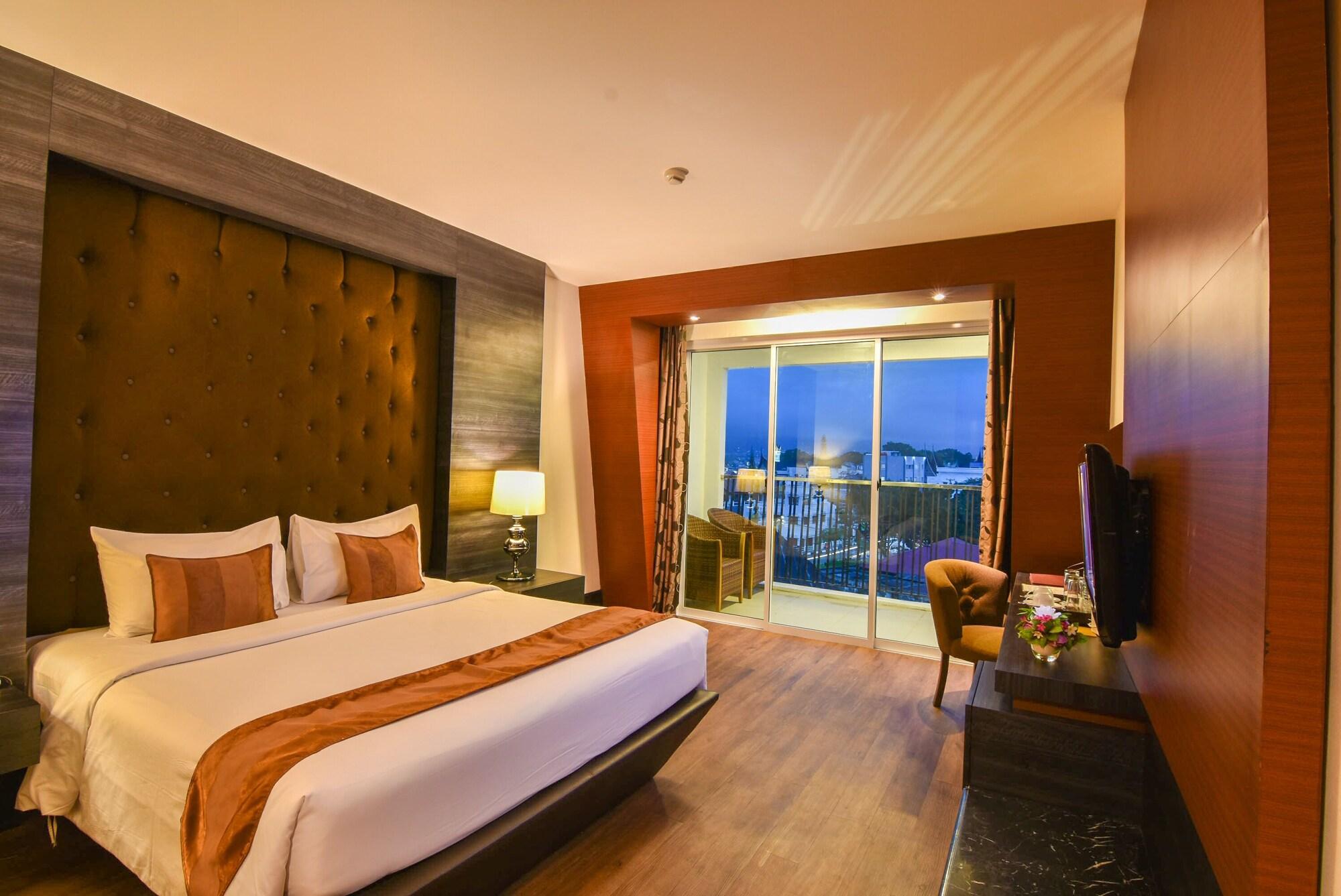 Grand Rocky Hotel Букиттинги Экстерьер фото