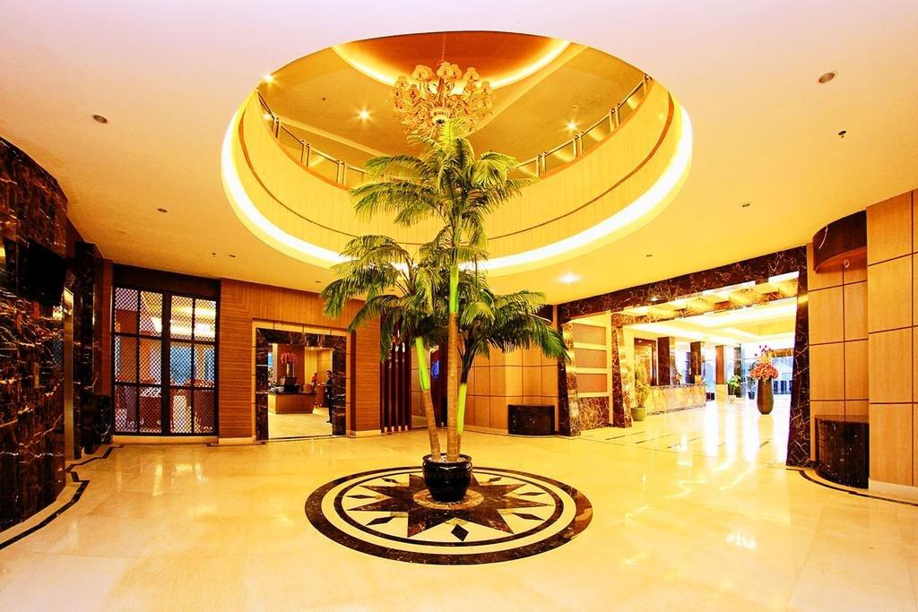 Grand Rocky Hotel Букиттинги Экстерьер фото