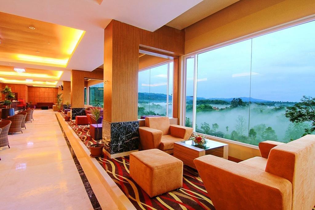 Grand Rocky Hotel Букиттинги Экстерьер фото