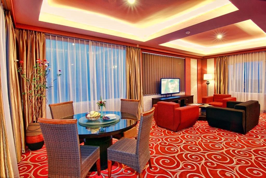 Grand Rocky Hotel Букиттинги Экстерьер фото