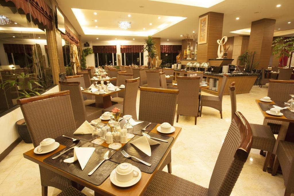 Grand Rocky Hotel Букиттинги Экстерьер фото