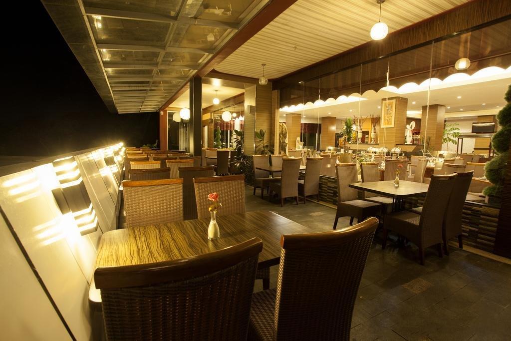 Grand Rocky Hotel Букиттинги Экстерьер фото