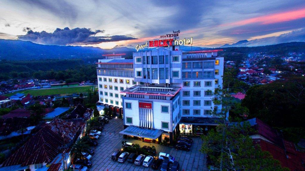 Grand Rocky Hotel Букиттинги Экстерьер фото
