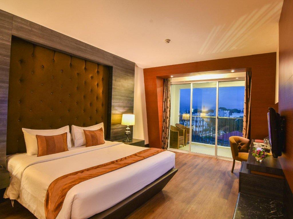 Grand Rocky Hotel Букиттинги Экстерьер фото