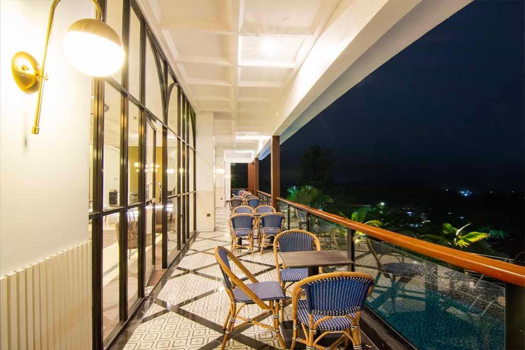 Grand Rocky Hotel Букиттинги Экстерьер фото