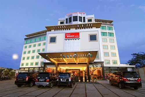 Grand Rocky Hotel Букиттинги Экстерьер фото