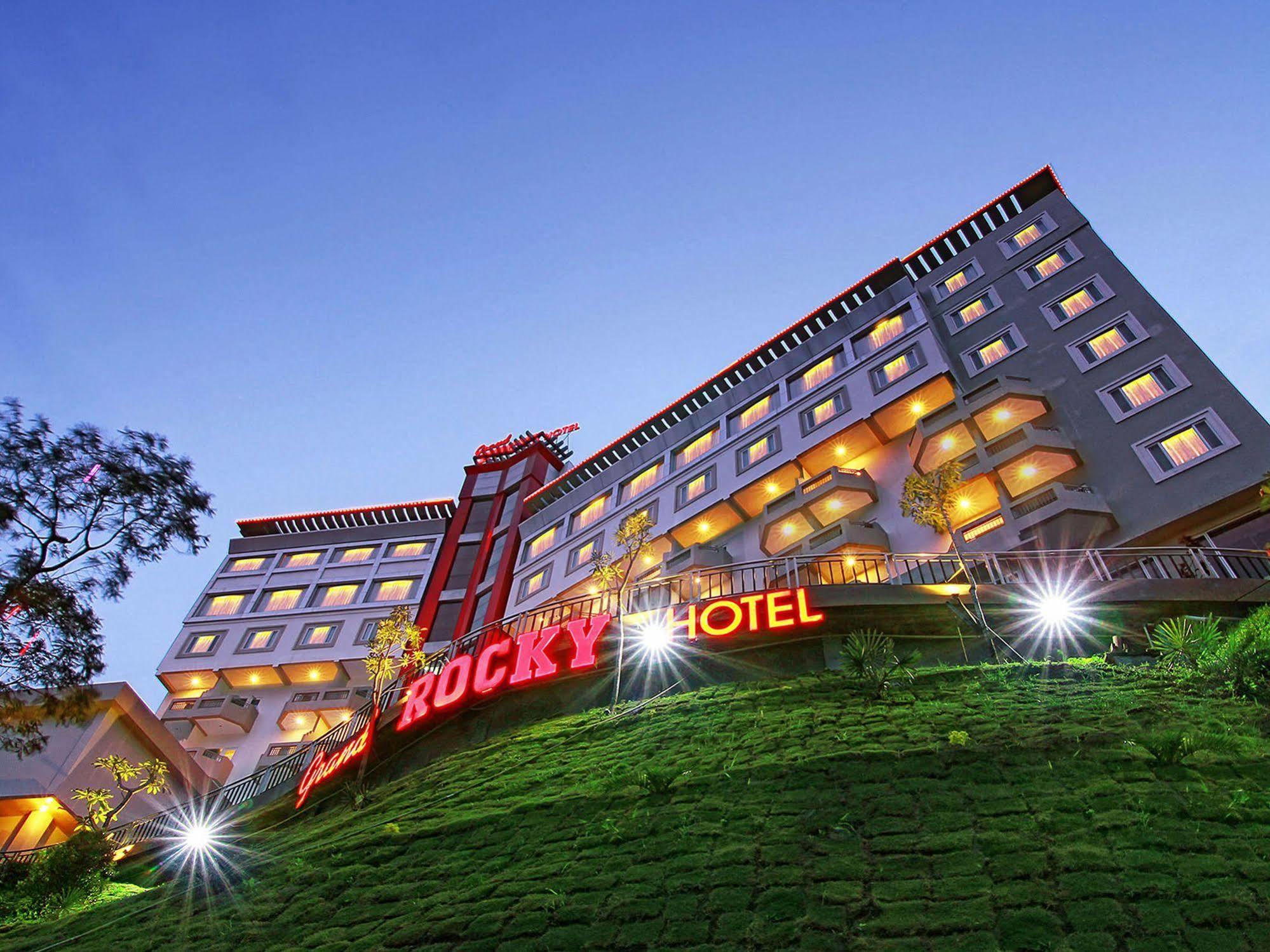 Grand Rocky Hotel Букиттинги Экстерьер фото