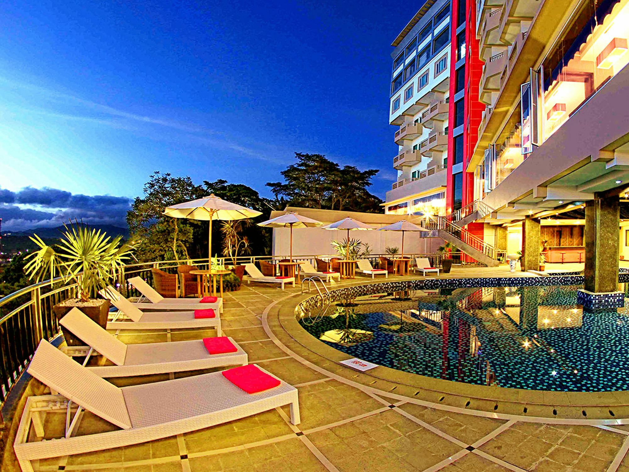 Grand Rocky Hotel Букиттинги Экстерьер фото