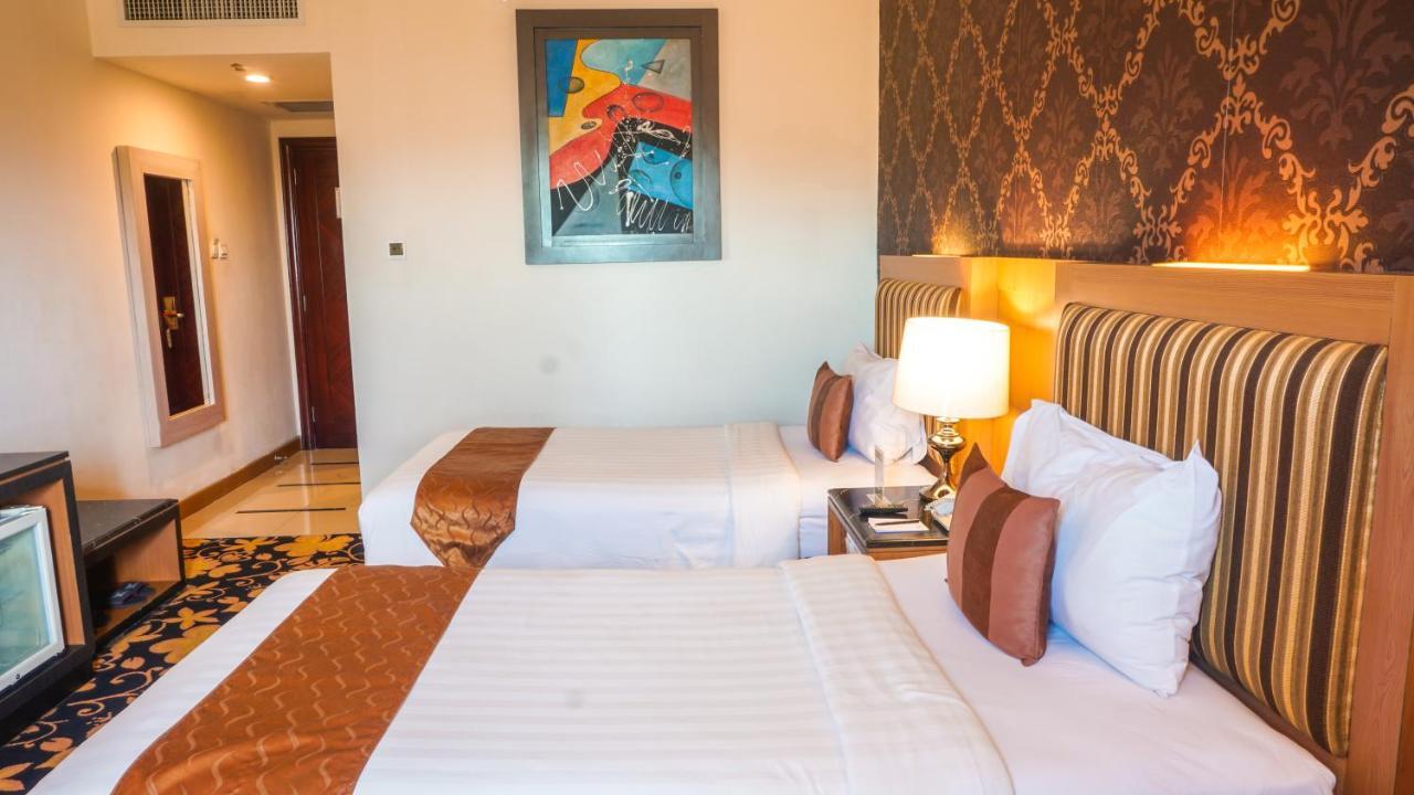 Grand Rocky Hotel Букиттинги Экстерьер фото
