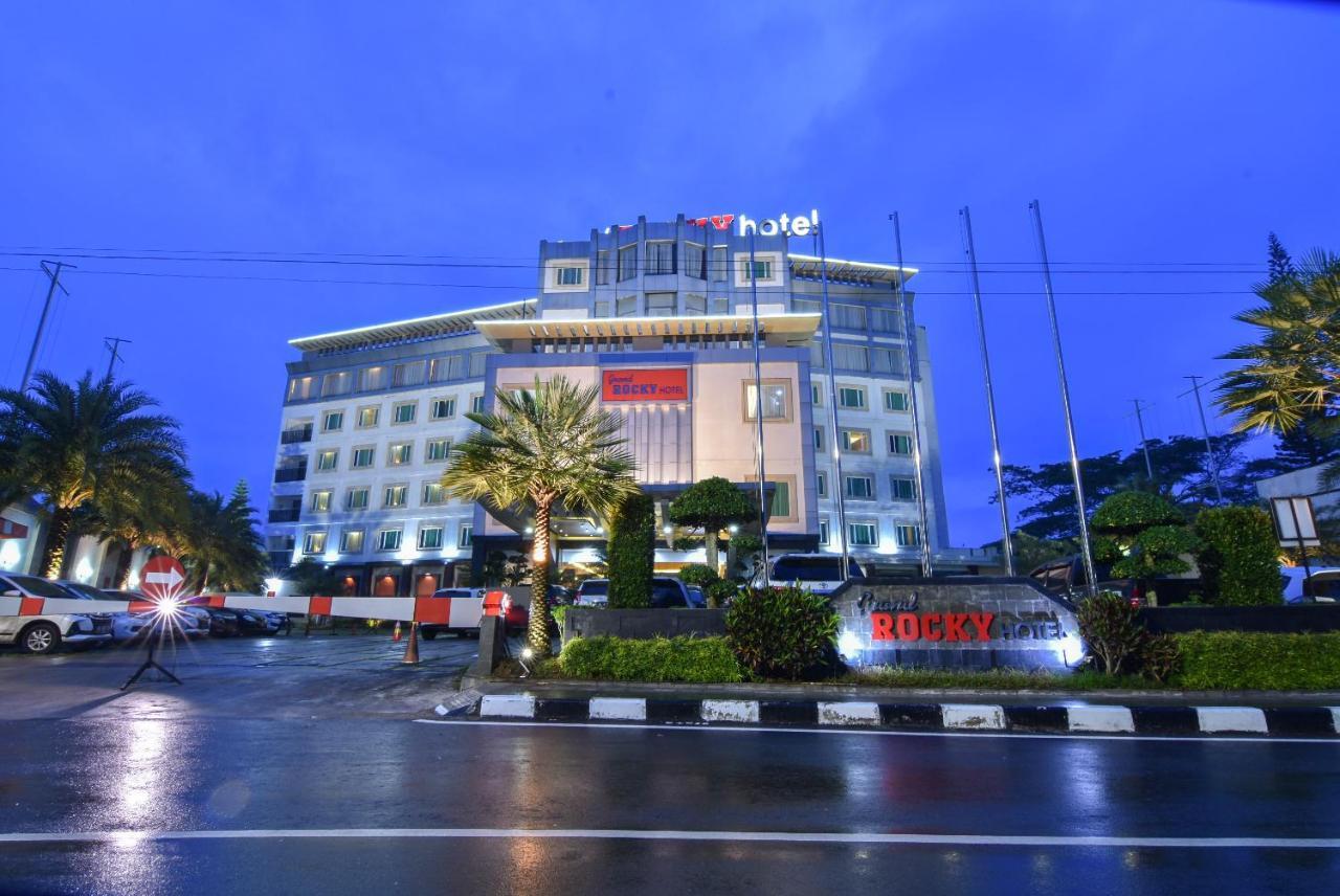Grand Rocky Hotel Букиттинги Экстерьер фото