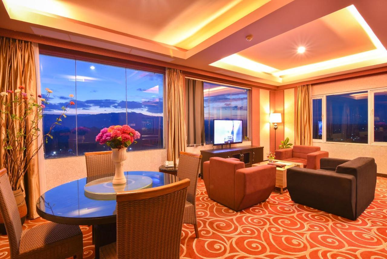 Grand Rocky Hotel Букиттинги Экстерьер фото
