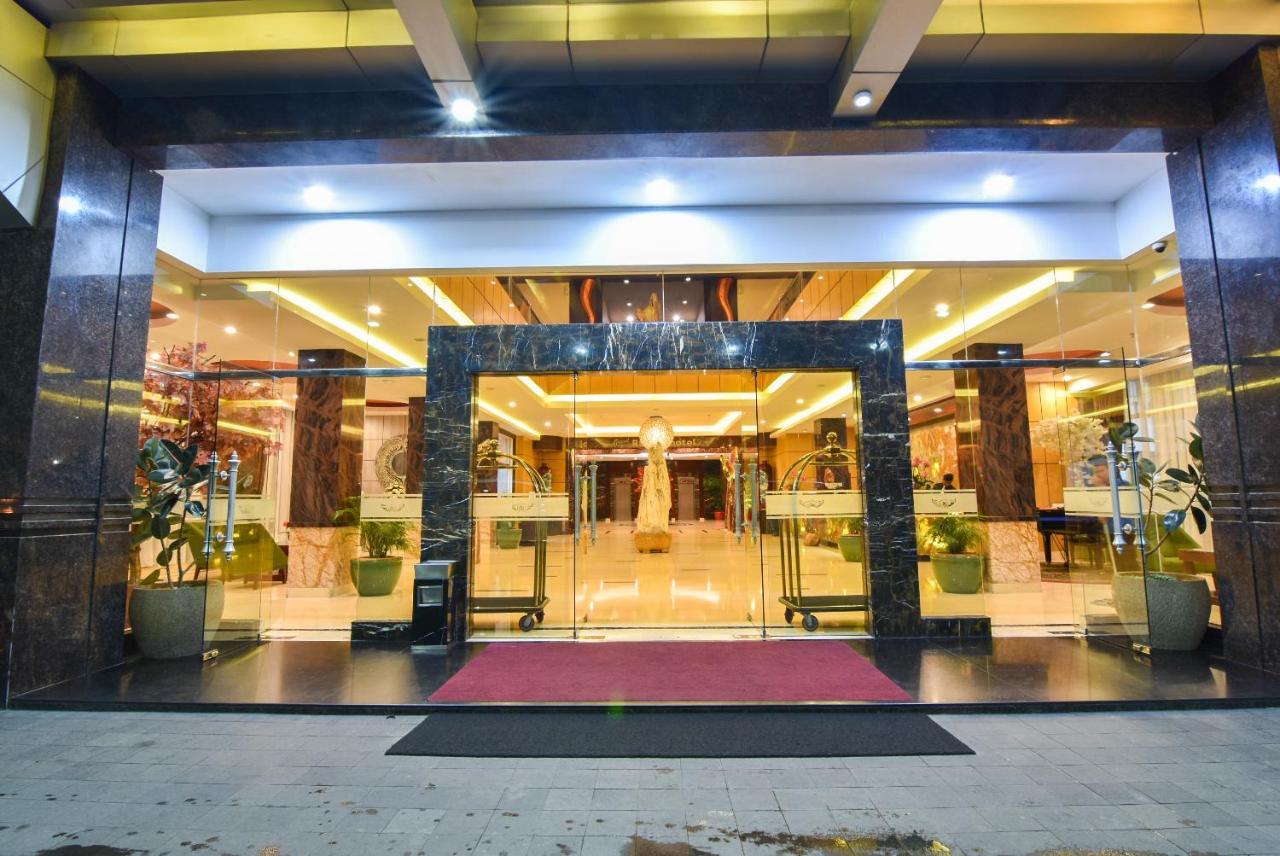 Grand Rocky Hotel Букиттинги Экстерьер фото