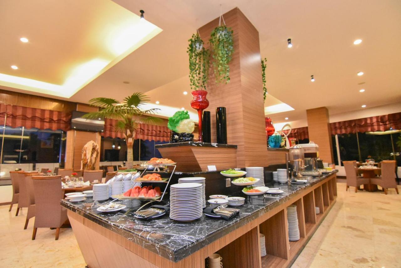 Grand Rocky Hotel Букиттинги Экстерьер фото