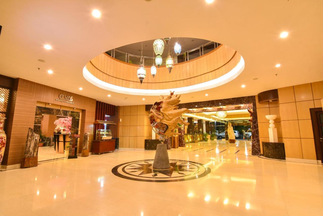 Grand Rocky Hotel Букиттинги Экстерьер фото