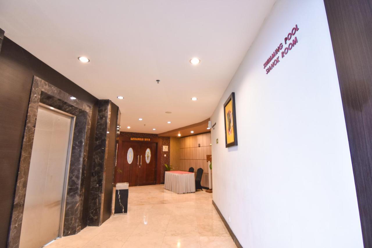 Grand Rocky Hotel Букиттинги Экстерьер фото