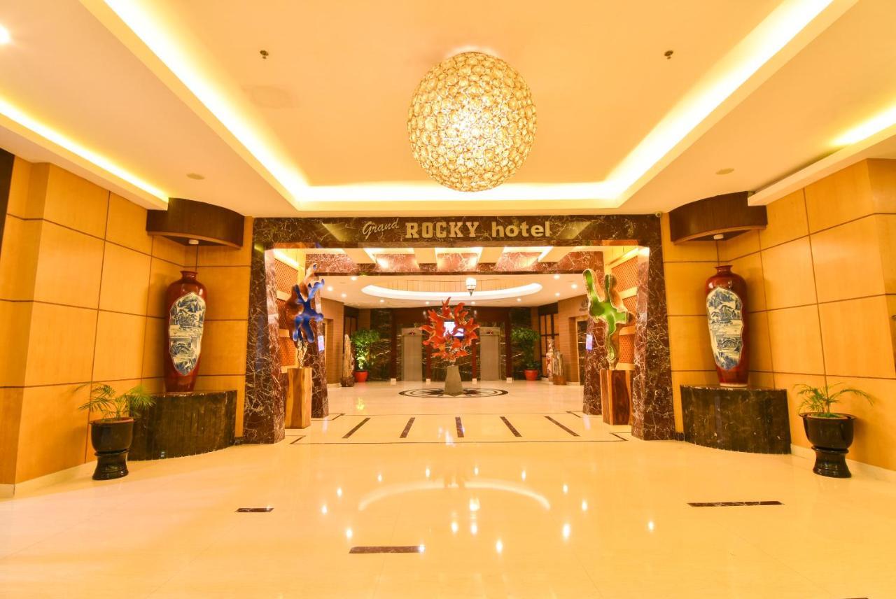 Grand Rocky Hotel Букиттинги Экстерьер фото